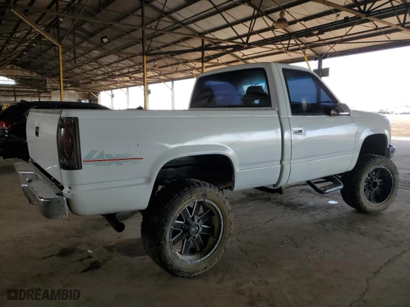1988 Chevrolet 1/2 Ton Pickups with VIN 1GCDK14Z3JZ272341, listed as a Copart auction lot 42575665 with NaN miles and Salvage Title. Bid and sale history available at carsss.com. Image 3.