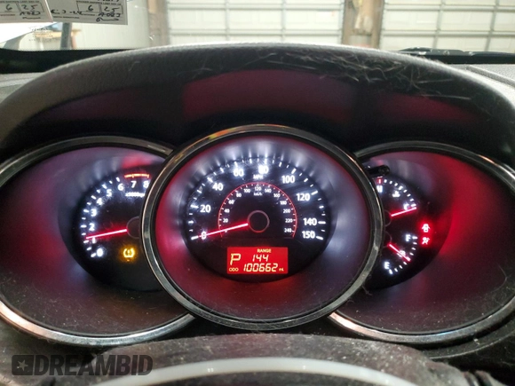 2011 Kia Sorento LX with VIN 5XYKTCA12BG187487, listed as a Copart auction lot 49736745 with 100,662 mi miles and Salvage Title. Bid and sale history available at DreamBid. Image 9.