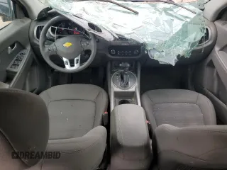 2013 Kia Sportage LX z VIN KNDPBCA25D7450010, wystawiony jako Copart lot #54597815 z przebiegiem 110 980 mil mil oraz Czysty tytuł • Clean title. Historia ofert i sprzedaży dostępna na DreamBid. Obrazek 8.