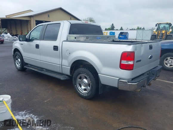 2007 Ford F-150 XLT z VIN 1FTPW12557KC34709, wystawiony jako IAAI lot #42140299 z przebiegiem 59 424 mil mil oraz . Historia ofert i sprzedaży dostępna na DreamBid. Obrazek 3.
