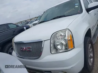 2009 GMC Denali z VIN 1GKFC06209R233352, wystawiony jako IAAI lot #41746559 z przebiegiem 179 682 mil mil oraz . Historia ofert i sprzedaży dostępna na DreamBid. Obrazek 6.