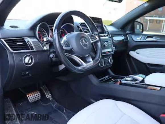 2019 Mercedes-Benz GLE 43 AMG z VIN 4JGED6EB9KA141097, wystawiony jako Copart lot #57786195 z przebiegiem 64 450 mil mil oraz Czysty tytuł • Clean title. Historia ofert i sprzedaży dostępna na DreamBid. Obrazek 7.