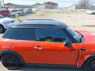 2019 MINI Hardtop Cooper with VIN WMWXP5C5XK2H32139, listed as a IAAI auction lot 41758248 with 1,136 mi miles and . Bid and sale history available at DreamBid. Image 14.
