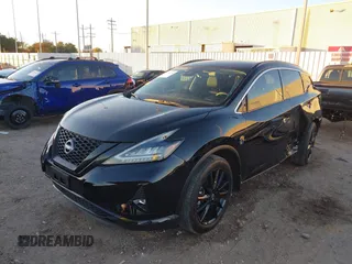 2023 Nissan Murano SV z VIN 5N1AZ2BJ1PC105291, wystawiony jako IAAI lot #41064294 z przebiegiem 15 724 mil mil oraz . Historia ofert i sprzedaży dostępna na DreamBid. Obrazek 2.