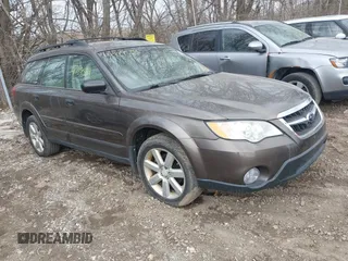 2008 Subaru Outback i z VIN 4S4BP61C687349002, wystawiony jako IAAI lot #42505757 z przebiegiem 173 822 mil mil oraz . Historia ofert i sprzedaży dostępna na DreamBid. Obrazek 1.