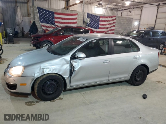 2010 Volkswagen Jetta S with VIN 3VWJX7AJ0AM002486, listed as a Copart auction lot 44624925 with 140,248 mi miles and Salvage title. Bid and sale history available at DreamBid. Image 1.