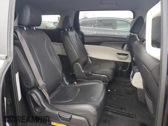 2024 Kia Carnival LX with VIN KNDNB4H39R6303228, listed as a Copart auction lot 78284124 with 8,738 mi miles and Salvage Title. Bid and sale history available at carsss.com. Image 10.