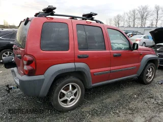 2006 Jeep Liberty Sport with VIN 1J4GL48596W270924, listed as a Copart auction lot 85902874 with 84,825 mi miles and Salvage Title. Bid and sale history available at carsss.com. Image 3.