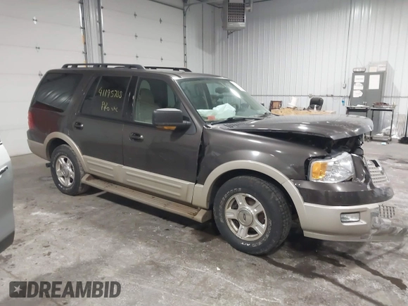 2005 Ford Expedition Eddie Bauer with VIN 1FMFU18575LA91113, listed as a IAAI auction lot 41195788 with 185,032 mi miles. Bid and sale history available at carsss.com. Image 1.
