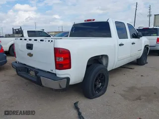 2007 Chevrolet Silverado 1500 LT w/1LT with VIN 2GCEC13C171708765, listed as a IAAI auction lot 41496026 with 250,396 mi miles. Bid and sale history available at carsss.com. Image 4.