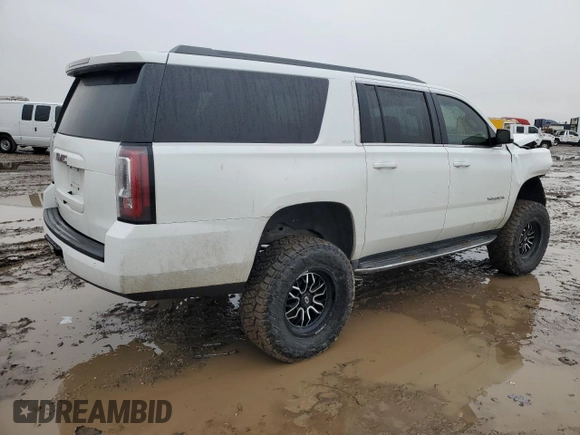 2018 GMC Yukon XL SLT with VIN 1GKS2GKC5JR345741, listed as a Copart auction lot 42585015 with 135,204 mi miles and Salvage Title. Bid and sale history available at carsss.com. Image 3.