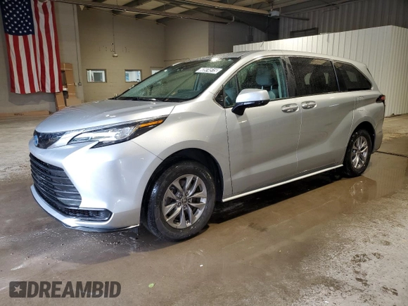 2022 Toyota Sienna LE with VIN 5TDKRKEC2NS090169, listed as a Copart auction lot 60974515 with 83,746 mi miles and Salvage title. Bid and sale history available at DreamBid. Image 1.