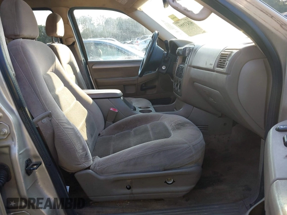 2004 Ford Explorer XLT z VIN 1FMZU63K94UC01739, wystawiony jako IAAI lot #42433985 z przebiegiem 276 349 mil mil oraz . Historia ofert i sprzedaży dostępna na DreamBid. Obrazek 5.