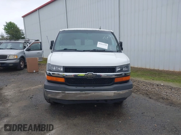 2015 Chevrolet Express Passenger LT with VIN 1GAZG1FG5F1205323, listed as a IAAI auction lot 41917128 with 194,773 mi miles and . Bid and sale history available at DreamBid. Image 12.