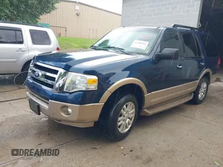 2013 Ford Expedition XLT с VIN 1FMJU1H50DEF14630, выставлен на аукционе IAAI как лот 42258934 с пробегом 196 843 миль миль и . История ставок и продаж доступна на DreamBid. Изображение 2.