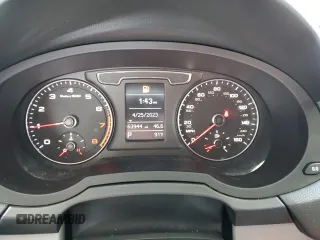 2018 Audi Q3 Premium with VIN WA1BCCFS8JR015511, listed as a Copart auction lot 49890643 with 63,944 mi miles. Bid and sale history available at carsss.com. Image 9.