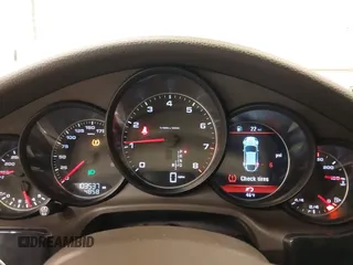 2016 Porsche Panamera 4 z VIN WP0AA2A71GL000087, wystawiony jako IAAI lot #41435476 z przebiegiem 103 537 mil mil oraz . Historia ofert i sprzedaży dostępna na DreamBid. Obrazek 7.