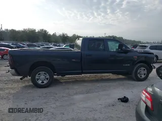 2019 Ram 2500 Tradesman with VIN 3C6UR4HJ3KG712732, listed as a IAAI auction lot 41501124 with 218,362 mi miles. Bid and sale history available at carsss.com. Image 13.
