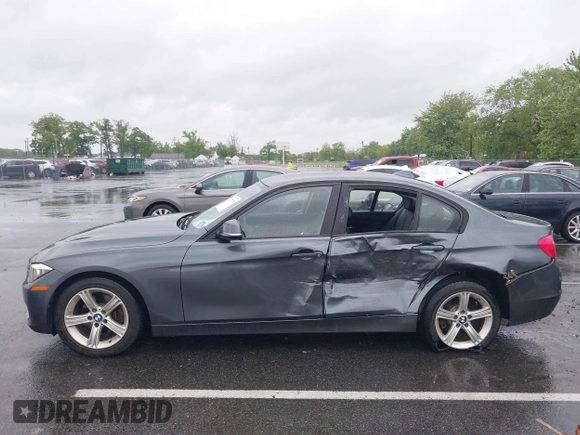 2014 BMW 3 Series 328i xDrive z VIN WBA3B5G51ENS09342, wystawiony jako IAAI lot #42270723 z przebiegiem 169 064 mil mil oraz . Historia ofert i sprzedaży dostępna na DreamBid. Obrazek 14.