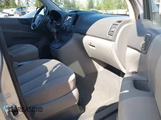 2010 Kia Sedona LX with VIN KNDMG4C3XA6346579, listed as a IAAI auction lot 42085860 with 145,008 mi miles. Bid and sale history available at carsss.com. Image 5.