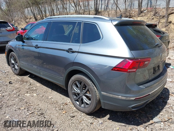 2022 Volkswagen Tiguan SE with VIN 3VV2B7AXXNM019538, listed as a IAAI auction lot 42109211 with 30,576 mi miles and . Bid and sale history available at DreamBid. Image 3.