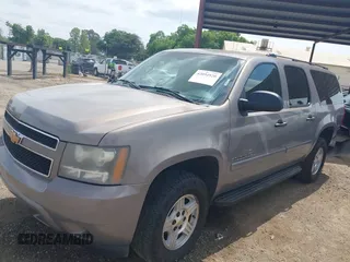 2007 Chevrolet Suburban LT z VIN 1GNFK163X7J289542, wystawiony jako IAAI lot #42054920 z przebiegiem 146 702 mil mil oraz . Historia ofert i sprzedaży dostępna na DreamBid. Obrazek 2.