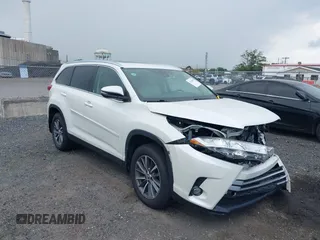 2019 Toyota Highlander SE with VIN 5TDJZRFH1KS567376, listed as a IAAI auction lot 42728105 with 58,970 mi miles and . Bid and sale history available at DreamBid. Image 1.