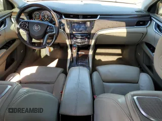 2013 Cadillac XTS Platinum z VIN 2G61V5S33D9235209, wystawiony jako Copart lot #46158375 z przebiegiem 178 848 mil mil oraz Szkody całkowita. Historia ofert i sprzedaży dostępna na DreamBid. Obrazek 8.