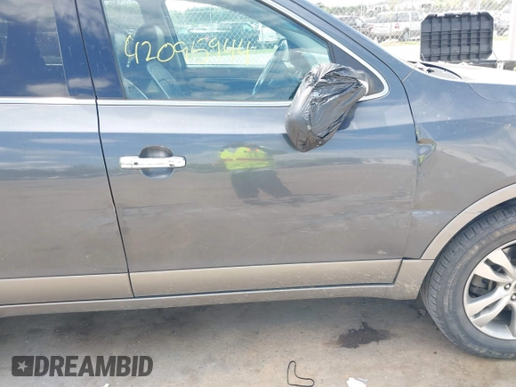 2012 Hyundai Veracruz Limited with VIN KM8NU4CCXCU200559, listed as a IAAI auction lot 42095944 with 321,754 mi miles and . Bid and sale history available at DreamBid. Image 6.