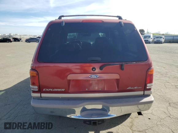 2000 Ford Explorer Eddie Bauer z VIN 1FMZU74E3YZB27368, wystawiony jako Copart lot #45900545 z przebiegiem 154 651 mil mil oraz Szkoda całkowita • Salvage title. Historia ofert i sprzedaży dostępna na DreamBid. Obrazek 6.