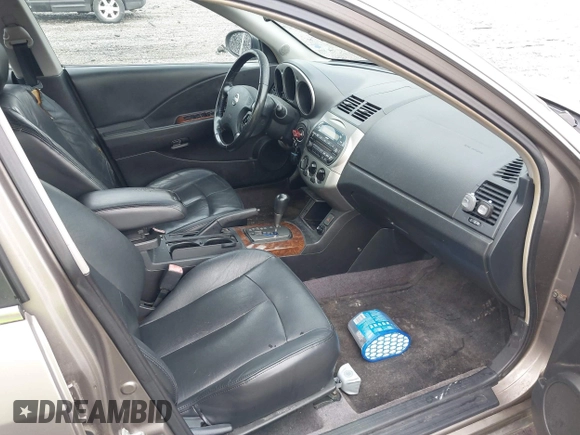 2003 Nissan Altima S with VIN 1N4AL11D33C252059, listed as a IAAI auction lot 42079201 with 152,510 mi miles. Bid and sale history available at carsss.com. Image 5.