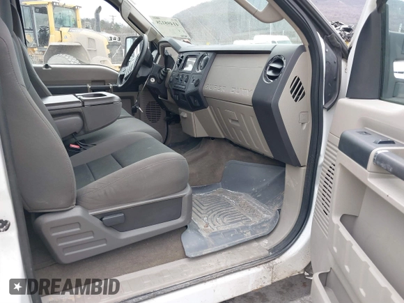 2010 Ford F-250 XL z VIN 1FTSX2BR7AEA40057, wystawiony jako IAAI lot #41498128 z przebiegiem 90 166 mil mil oraz . Historia ofert i sprzedaży dostępna na DreamBid. Obrazek 5.