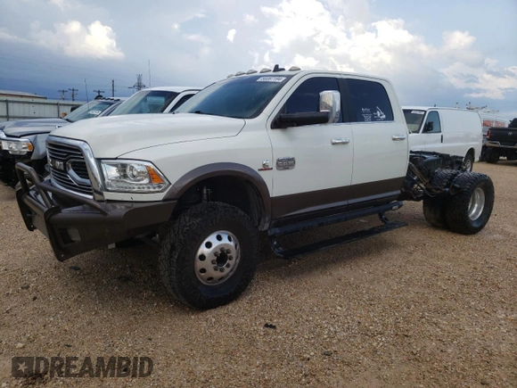 2018 Ram 3500 Laramie Longhorn z VIN 3C63RRKL7JG354150, wystawiony jako Copart lot #56087194 z przebiegiem 109 170 mil mil oraz Czysty tytuł • Clean title. Historia ofert i sprzedaży dostępna na DreamBid. Obrazek 1.