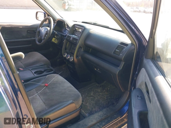 2002 Honda CR-V EX with VIN JHLRD78852C084643, listed as a IAAI auction lot 41803316 with 204,513 mi miles. Bid and sale history available at carsss.com. Image 5.