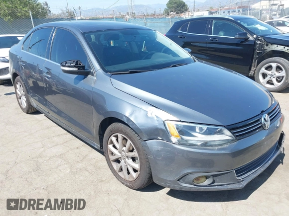 2013 Volkswagen Jetta SE with VIN 3VWDP7AJ8DM436818, listed as a IAAI auction lot 42386196 with 121,043 mi miles and . Bid and sale history available at DreamBid. Image 1.