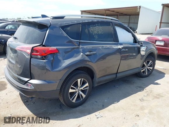 2018 Toyota RAV4 XLE z VIN 2T3WFREV8JW499399, wystawiony jako IAAI lot #42038421 z przebiegiem 77 411 mil mil oraz . Historia ofert i sprzedaży dostępna na DreamBid. Obrazek 4.