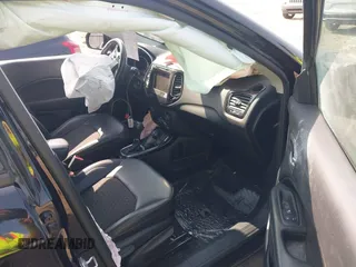 2020 Jeep Compass Latitude z VIN 3C4NJDBB6LT209985, wystawiony jako IAAI lot #42370439 z przebiegiem 38 089 mil mil oraz . Historia ofert i sprzedaży dostępna na DreamBid. Obrazek 5.