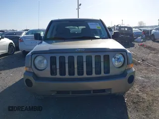 2008 Jeep Patriot Sport with VIN 1J8FF28W68D597262, listed as a IAAI auction lot 41835386 with 120,266 mi miles. Bid and sale history available at carsss.com. Image 12.
