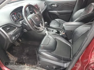 2019 Jeep Cherokee Latitude Plus с VIN 1C4PJMLBXKD212979, выставлен на аукционе Copart как лот 47649095 с пробегом 120 812 миль миль и Списание • Salvage title. История ставок и продаж доступна на DreamBid. Изображение 7.