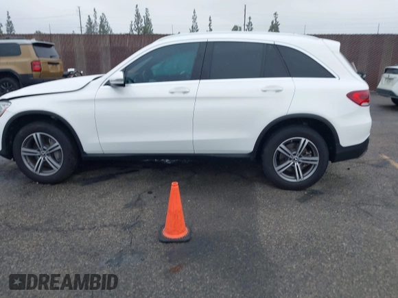 2020 Mercedes-Benz GLC with VIN W1N0G8DB6LF801516, listed as a IAAI auction lot 41902240 with 67,119 mi miles. Bid and sale history available at carsss.com. Image 14.