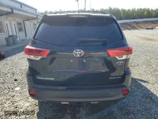 2017 Toyota Highlander XLE with VIN 5TDJZRFH7HS467145, listed as a Copart auction lot 44427555 with 125,765 mi miles and Salvage Title. Bid and sale history available at carsss.com. Image 6.