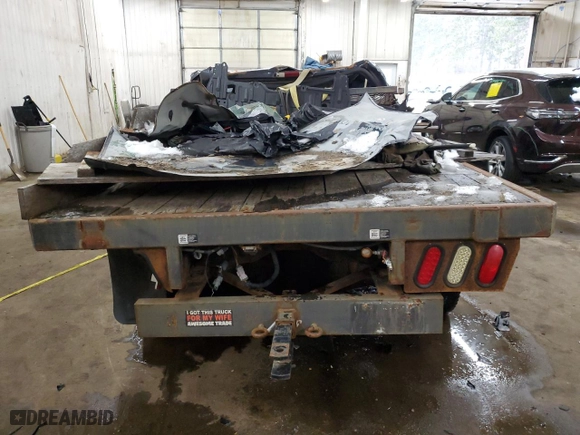 1999 Ford Super Duty F-250 XL with VIN 1FTNX21L8XEE48425, listed as a Copart auction lot 85552704 with 143,929 mi miles and Salvage Title. Bid and sale history available at carsss.com. Image 6.