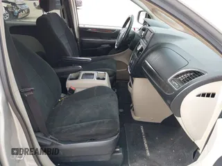 2011 Chrysler Town & Country Touring with VIN 2A4RR5DGXBR780044, listed as a IAAI auction lot 42035045 with 205,627 mi miles and . Bid and sale history available at DreamBid. Image 5.