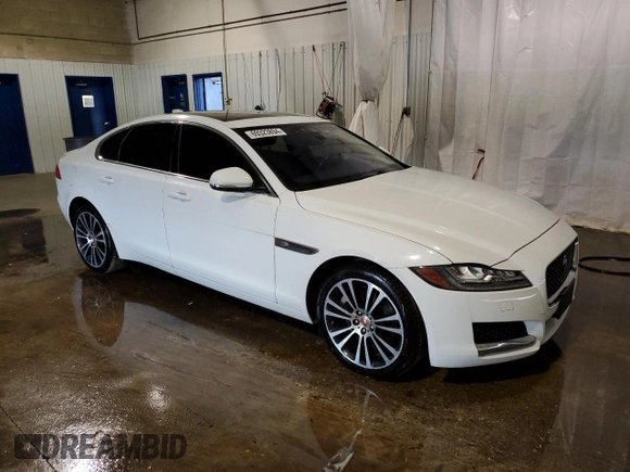 2016 Jaguar XF 35t Prestige with VIN SAJBK4BV7GCY15017, listed as a Copart auction lot 69323894 with 40,113 mi miles and Salvage Title. Bid and sale history available at carsss.com. Image 4.