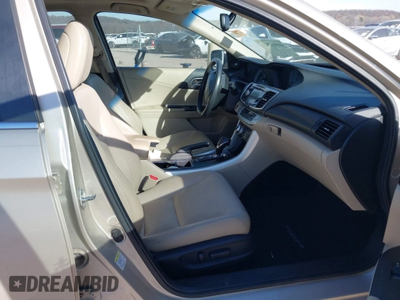2013 Honda Accord Sdn EX-L with VIN 1HGCR2F88DA143534, listed as a IAAI auction lot 40962871 with 226,188 mi miles. Bid and sale history available at carsss.com. Image 5.