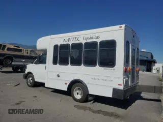 2007 Chevrolet Express Commercial C7L DRW with VIN 1GBJG31U971178937, listed as a Copart auction lot 61300724 with Not Provided miles and Salvage Title. Bid and sale history available at carsss.com. Image 3.