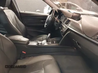 2014 BMW 3 Series 328i xDrive с VIN WBA3B5G59ENS06561, выставлен на аукционе IAAI как лот 42370078 с пробегом 101 877 миль миль и . История ставок и продаж доступна на DreamBid. Изображение 5.