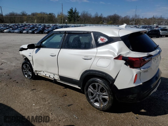 2021 Kia Seltos LX z VIN KNDEPCAA7M7082459, wystawiony jako Copart lot #50494035 z przebiegiem 63 409 mil mil oraz Szkoda całkowita • Salvage title. Historia ofert i sprzedaży dostępna na DreamBid. Obrazek 2.