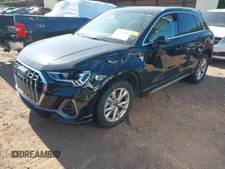 2024 Audi Q3 S line Premium z VIN WA1DECF35R1095131, wystawiony jako IAAI lot #42313681 z przebiegiem 31 510 mil mil oraz . Historia ofert i sprzedaży dostępna na DreamBid. Obrazek 16.