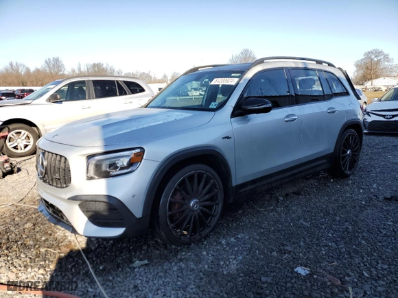 2023 Mercedes-Benz GLB with VIN W1N4M5BB9PW300587, listed as a Copart auction lot 84200924 with 31,071 mi miles and Salvage Title. Bid and sale history available at carsss.com. Image 1.